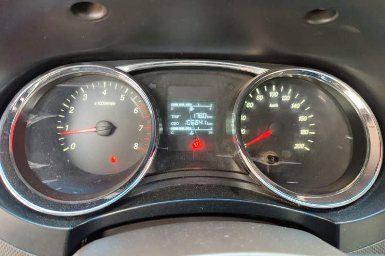 Used Wuling Hongguang 2015 1.5L S1 Standard China V-Emission Standards Instrument Cluster