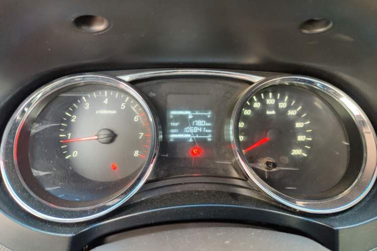 Used Wuling Hongguang 2015 1.5L S1 Standard China V-Emission Standards Odometer Close Up