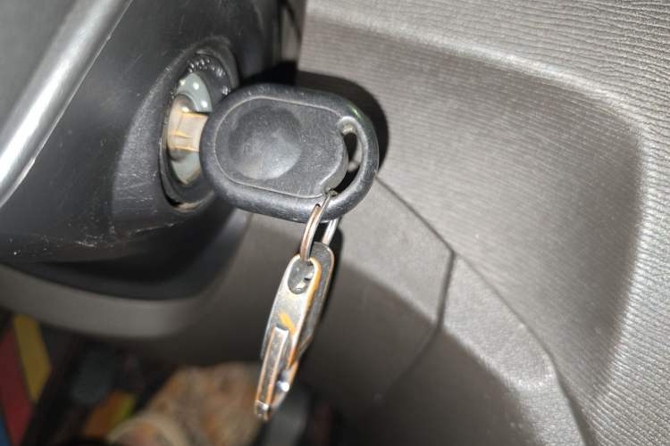 Used Wuling Hongguang 2015 1.5L S Base Model China IV Vehicle Key