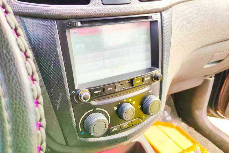 Used Wuling Hongguang 2015 1.5L S Basic Version China V Standard Audio And AC Panel
