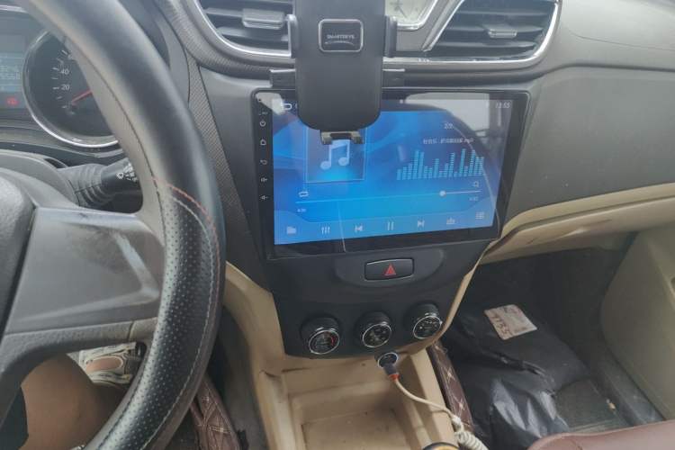 Used Wuling Hongguang 2015 1.5L S1 Standard China V-Emission Standards Audio And AC Panel