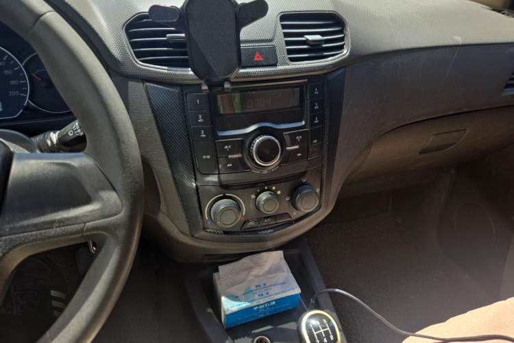 Used Wuling Hongguang 2015 1.2L S Base Model China IV Audio And AC Panel