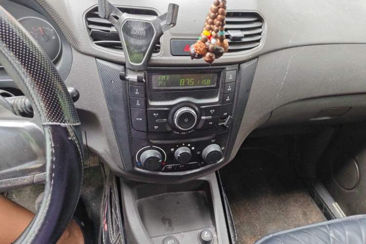 Used Wuling Hongguang 2015 1.2L S Base Model China V Standard Audio And AC Panel