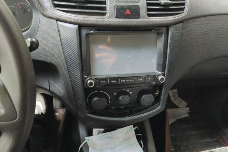 Used Wuling Hongguang 2015 1.5L S Basic Version China V Standard Audio And AC Panel