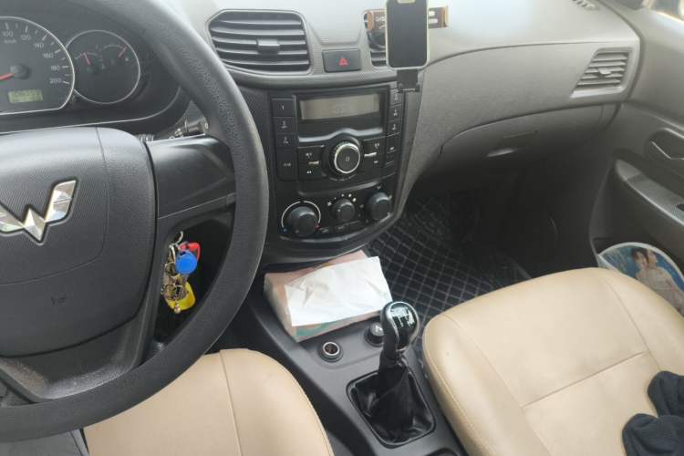 Used Wuling Hongguang 2015 1.2L S Base Model China V Standard Audio And AC Panel