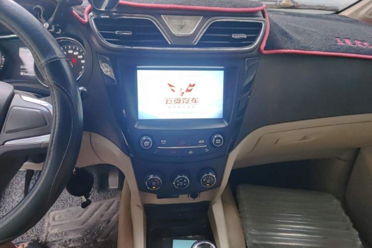 Used Wuling Hongguang 2015 1.5L S1 Comfort China V Standard Audio And AC Panel