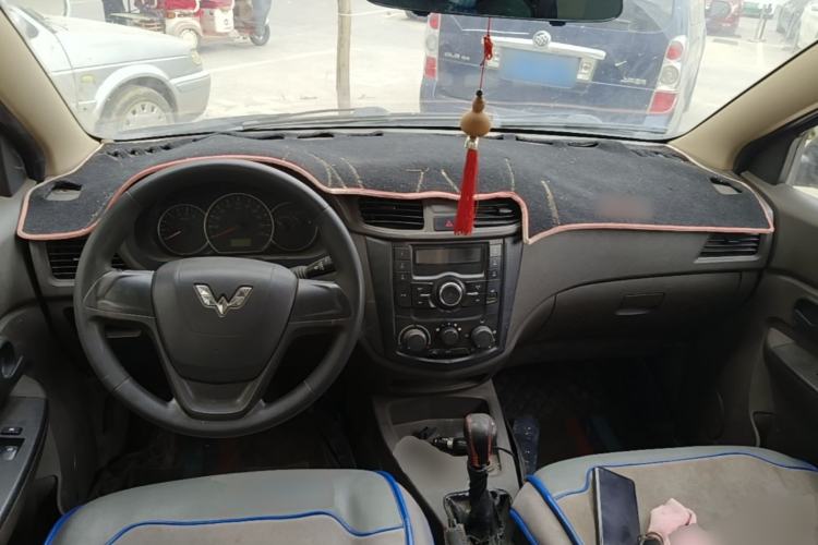 Used Wuling Hongguang 2015 1.5L S Basic Version China V Standard Center Console