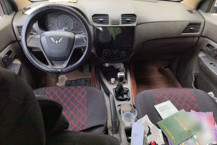 Used Wuling Hongguang 2015 1.2L S Base Model China V Standard Center Console