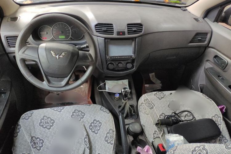 Used Wuling Hongguang 2015 1.5L S Basic Version China V Standard Center Console
