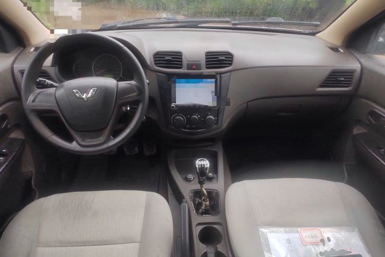 Used Wuling Hongguang 2015 1.5L S Basic Version China V Standard Center Console