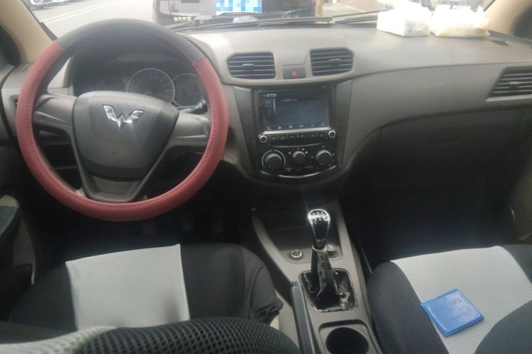 Used Wuling Hongguang 2015 1.5L S Basic Version China V Standard Center Console
