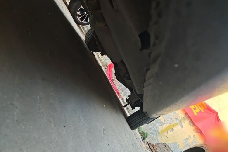Used Wuling Hongguang 2015 1.5L S Basic Version China V Standard Chassis Front Left