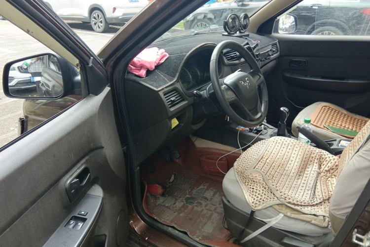 Used Wuling Hongguang 2015 1.2L S Base Model China V Standard Driver Seat