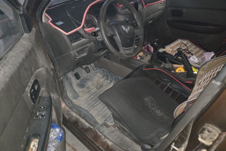 Used Wuling Hongguang 2015 1.5L S Base Model China IV Driver Seat