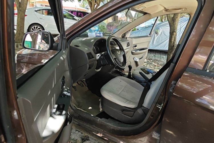 Used Wuling Hongguang 2015 1.2L S Base Model China V Standard Driver Seat