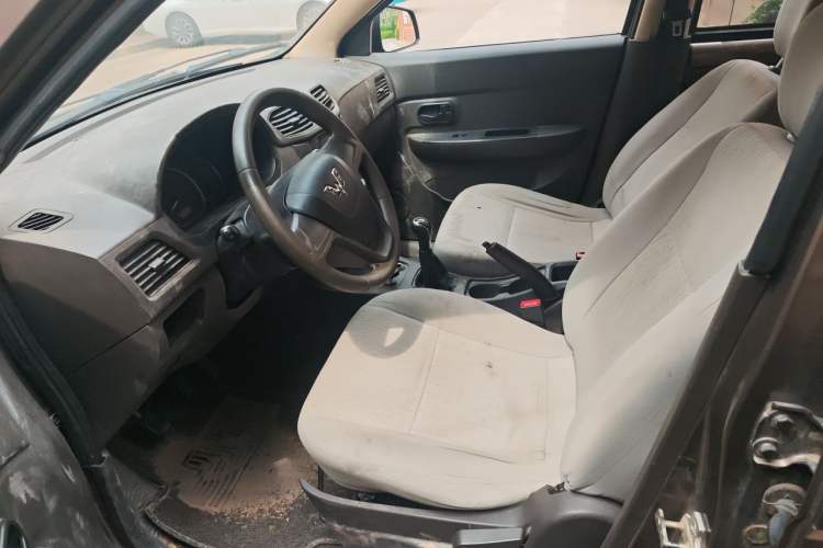 Used Wuling Hongguang 2015 1.5L S Basic Version China V Standard Driver Seat