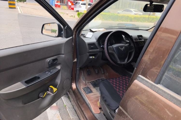 Used Wuling Hongguang 2015 1.2L S Base Model China V Standard Driver Seat