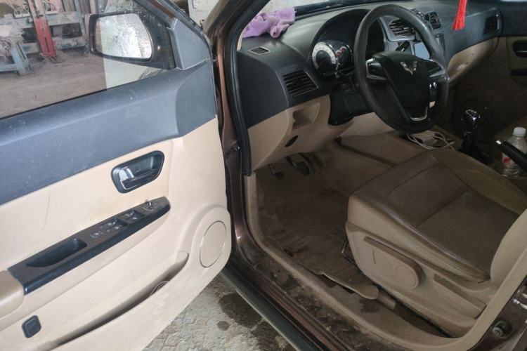 Used Wuling Hongguang 2015 1.2L S Base Model China V Standard Driver Seat