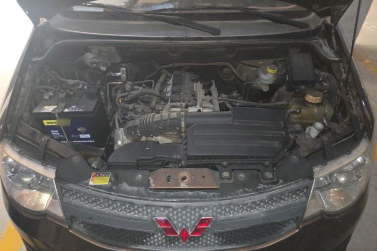 Used Wuling Hongguang 2015 1.5L S Base Model China IV Engine Bay