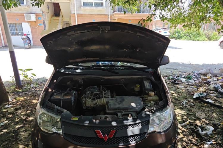 Used Wuling Hongguang 2015 1.2L S Base Model China V Standard Engine Bay