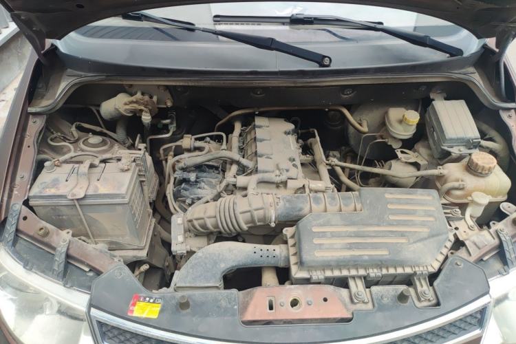 Used Wuling Hongguang 2015 1.5L S Basic Version China V Standard Engine Bay