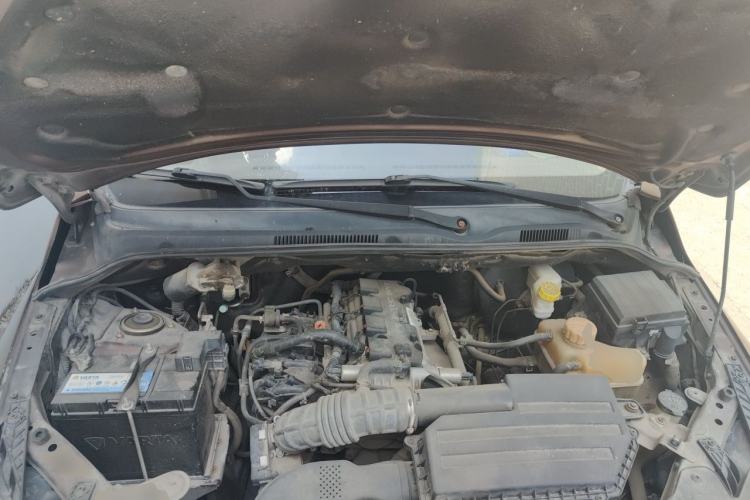 Used Wuling Hongguang 2015 1.5L S1 Standard China V-Emission Standards Engine Bay