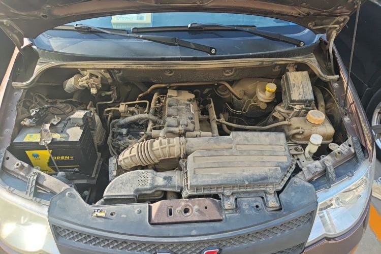 Used Wuling Hongguang 2015 1.5L S Basic Version China V Standard Engine Bay
