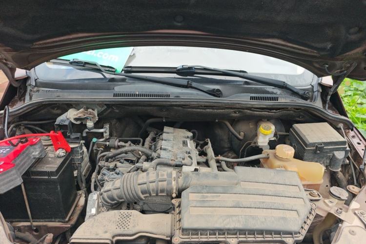 Used Wuling Hongguang 2015 1.5L S1 Comfort China V Standard Engine Bay