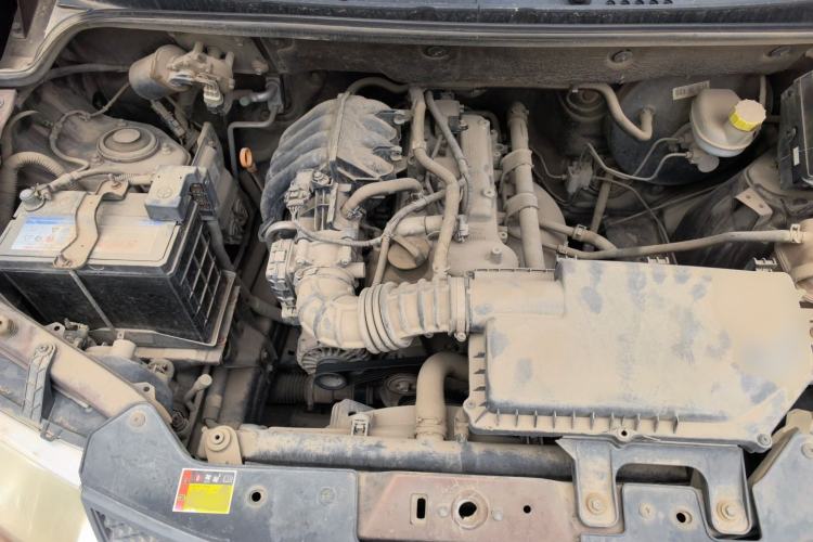 Used Wuling Hongguang 2015 1.2L S Base Model China V Standard Engine Bay