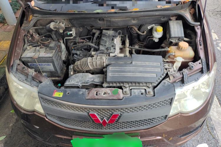 Used Wuling Hongguang 2015 1.5L S Basic Version China V Standard Engine Bay