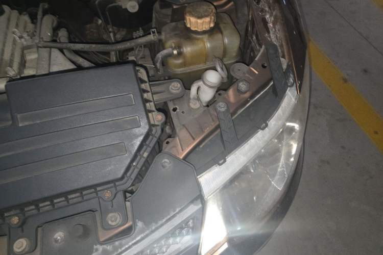 Used Wuling Hongguang 2015 1.5L S Base Model China IV Engine Bay Left
