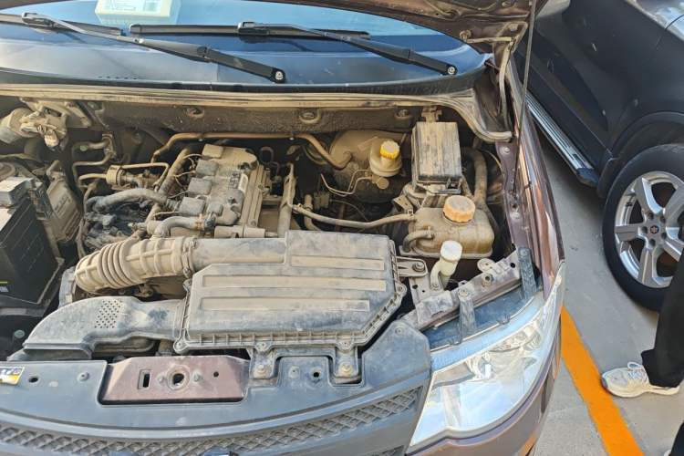 Used Wuling Hongguang 2015 1.5L S Basic Version China V Standard Engine Bay Left