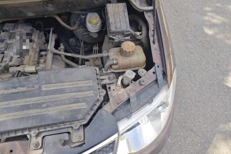 Used Wuling Hongguang 2015 1.5L S Base Model China IV Engine Bay Left