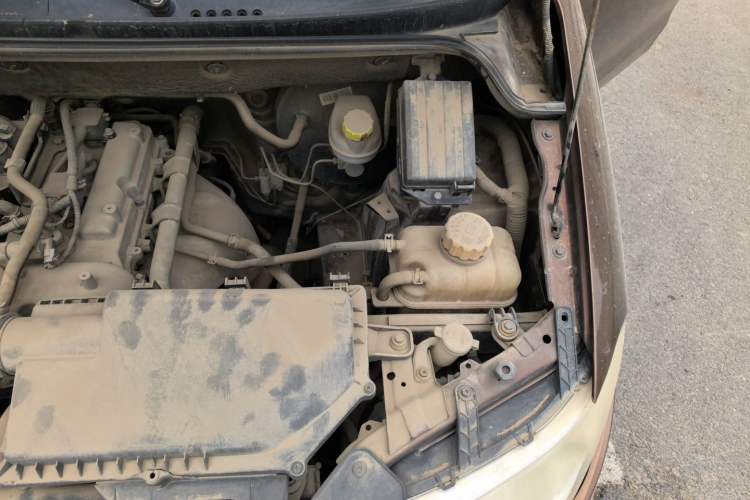 Used Wuling Hongguang 2015 1.2L S Base Model China V Standard Engine Bay Left