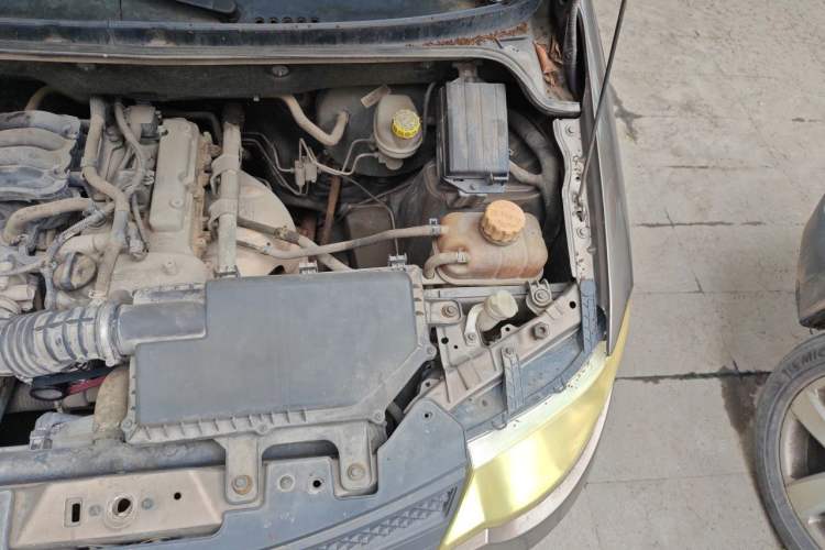 Used Wuling Hongguang 2015 1.2L S Base Model China V Standard Engine Bay Left