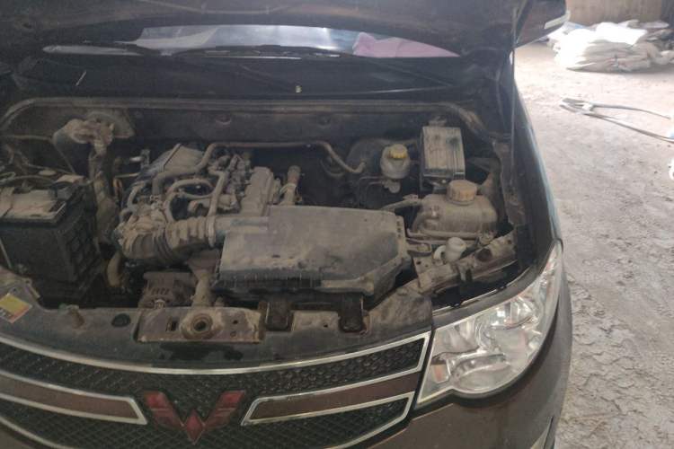 Used Wuling Hongguang 2015 1.2L S Base Model China V Standard Engine Bay Left