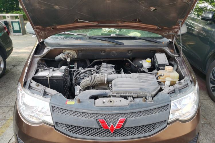 Used Wuling Hongguang 2015 1.5L S Basic Version China V Standard Engine Bay