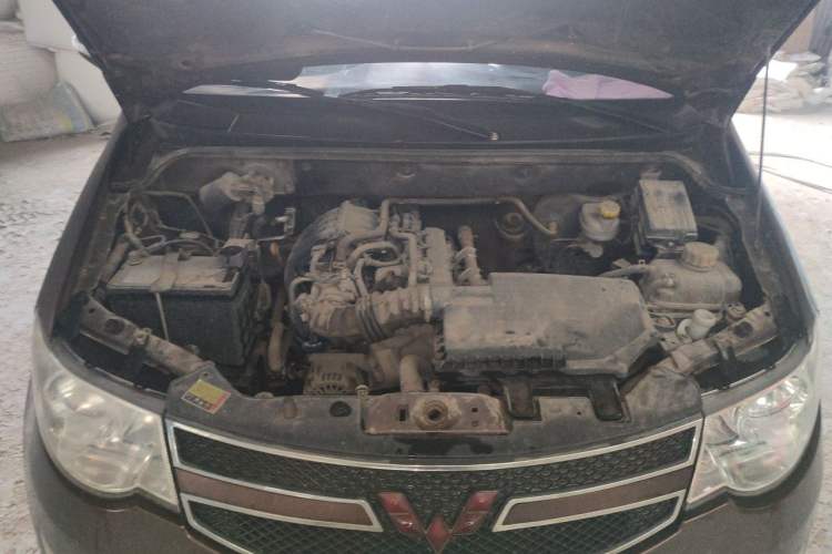 Used Wuling Hongguang 2015 1.2L S Base Model China V Standard Engine Bay