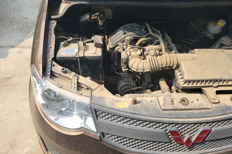 Used Wuling Hongguang 2015 1.2L S Base Model China V Standard Engine Bay Right