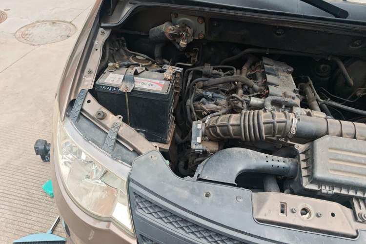 Used Wuling Hongguang 2015 1.5L S Basic Version China V Standard Engine Bay Right
