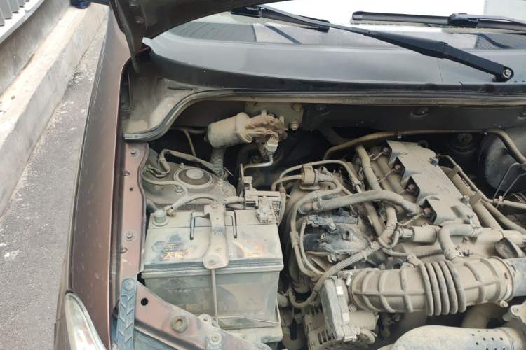 Used Wuling Hongguang 2015 1.5L S Basic Version China V Standard Engine Bay Right