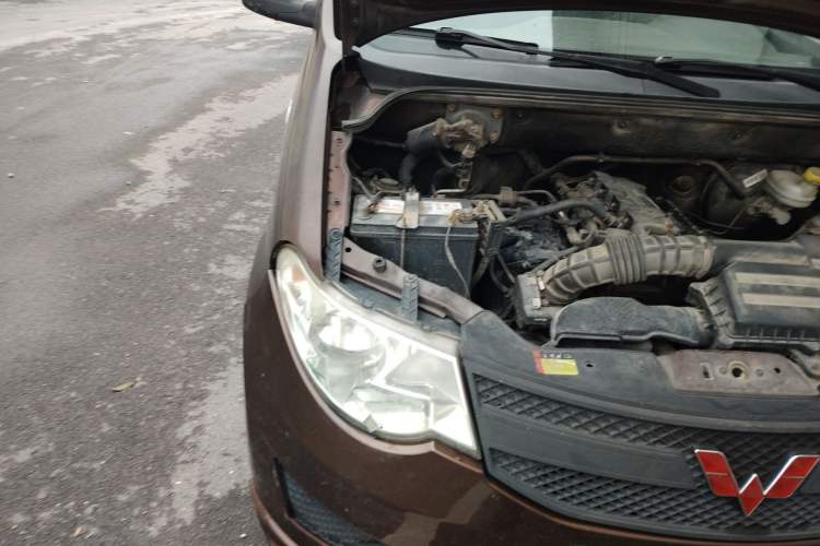 Used Wuling Hongguang 2015 1.5L S Basic Version China V Standard Engine Bay Right