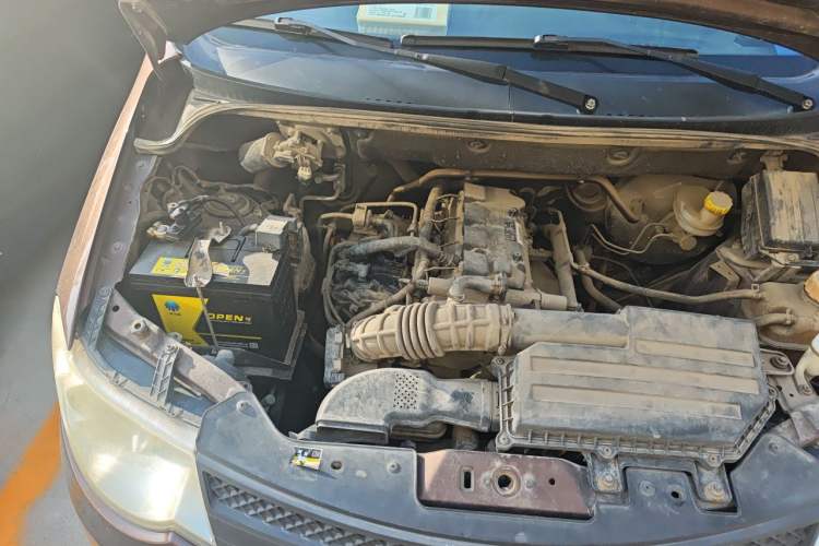 Used Wuling Hongguang 2015 1.5L S Basic Version China V Standard Engine Bay Right