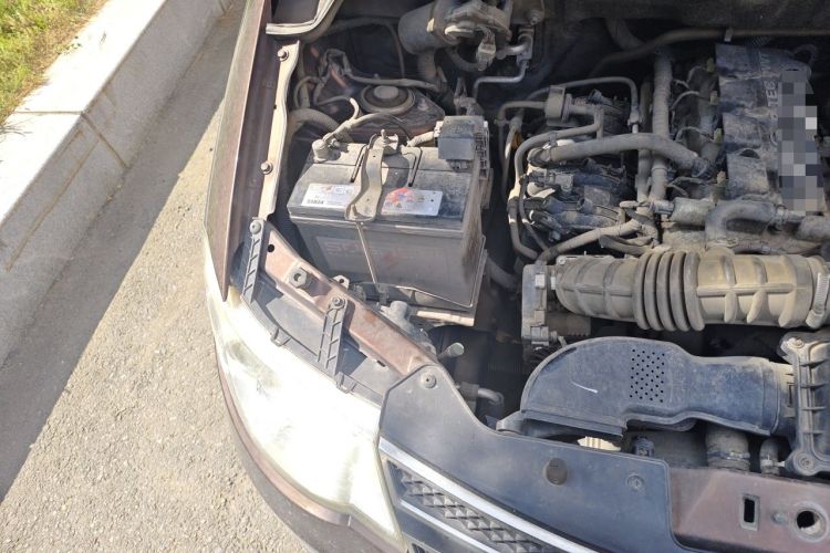 Used Wuling Hongguang 2015 1.5L S Base Model China IV Engine Bay Right