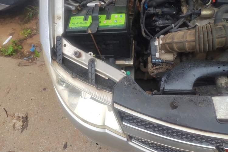 Used Wuling Hongguang 2015 1.5L S Basic Version China V Standard Engine Bay Right