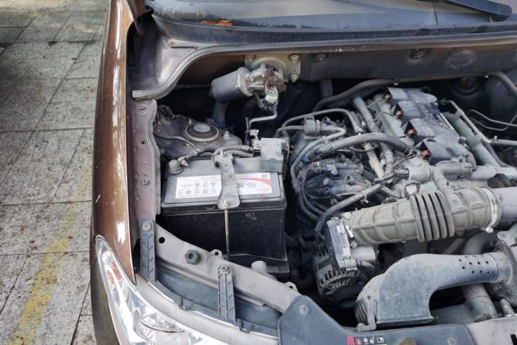 Used Wuling Hongguang 2015 1.5L S Basic Version China V Standard Engine Bay Right