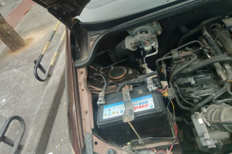 Used Wuling Hongguang 2015 1.5L S Basic Version China V Standard Engine Bay Right