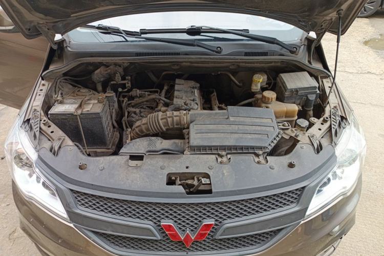 Used Wuling Hongguang 2015 1.5L S1 Comfort China V Standard Engine Bay