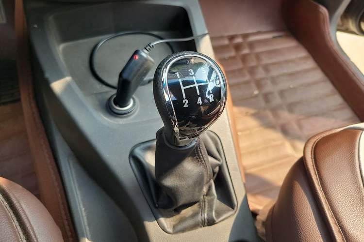 Used Wuling Hongguang 2015 1.2L S Base Model China V Standard Gear Lever