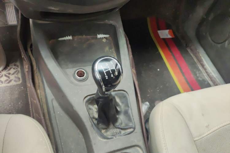 Used Wuling Hongguang 2015 1.5L S Basic Version China V Standard Gear Lever